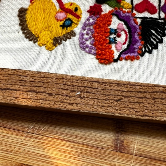 Free with purchase! Vintage Crewel Embroidery Picture - Picture 5 of 10